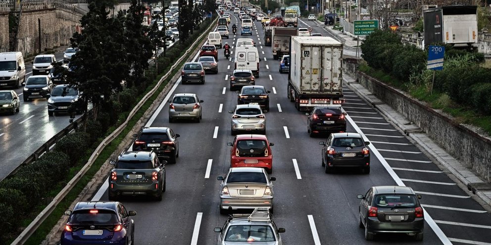 Κίνηση αυτοκινήτων στον Κηφισό 