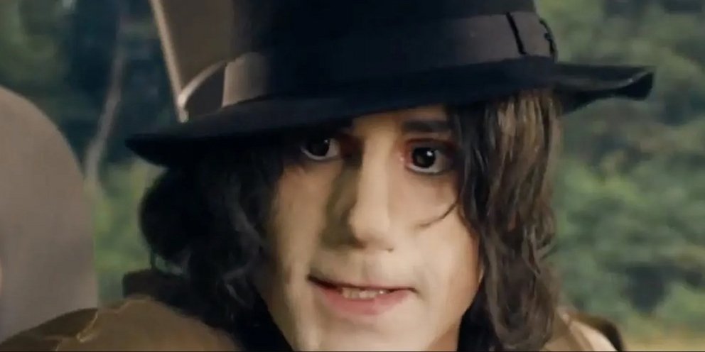 Ο Τζόζεφ Φάινς ως Μάικλ Τζάκσον 