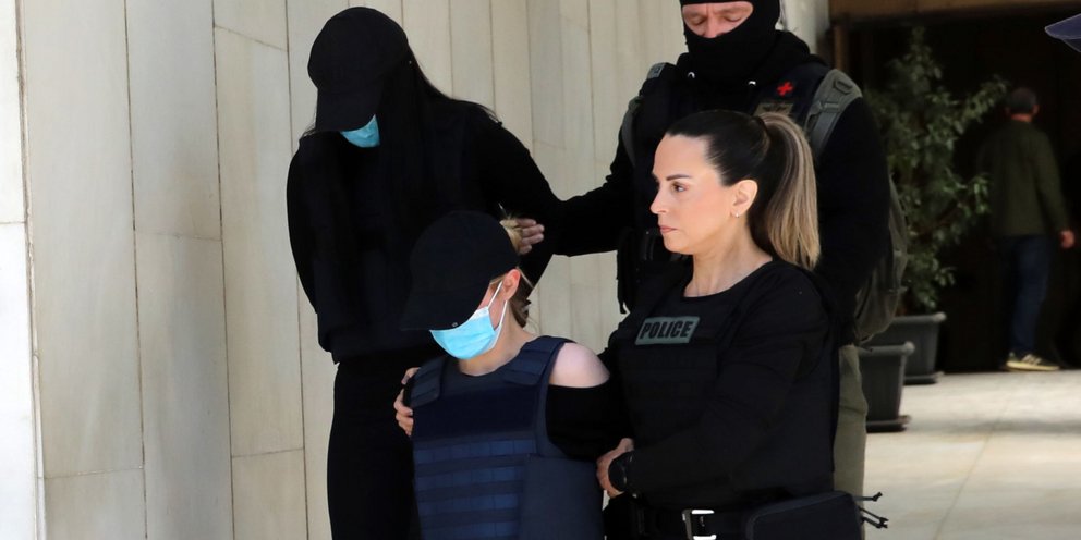 Η μία από τις κοπέλες που κατηγορείται για υπόθαλψη εγκληματία
