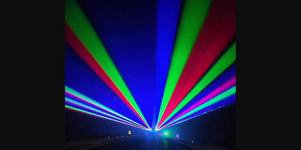 Laser φώτα σε δρόμους της Κίνας 