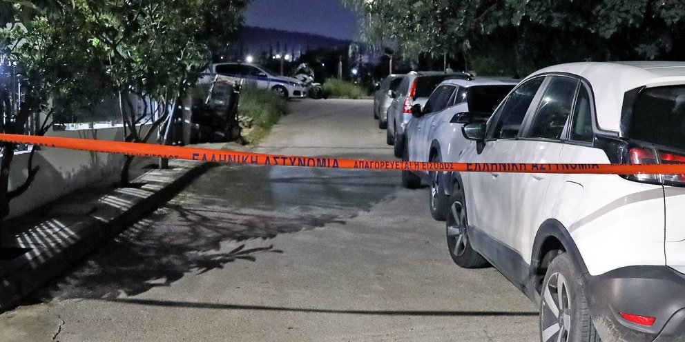 Ολα τα ενδχεχόμενα ερευνώνται για τον θάνατο του άνδρα που βρέθηκε νεκρός χθες το βράδυ στην Παλλήνη με tire up στον λαιμό, προκαλώντας ερωτήματα. 