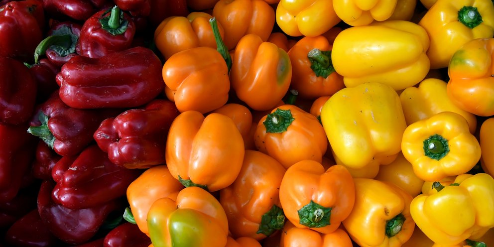 Πολύχρωμες πιπεριές