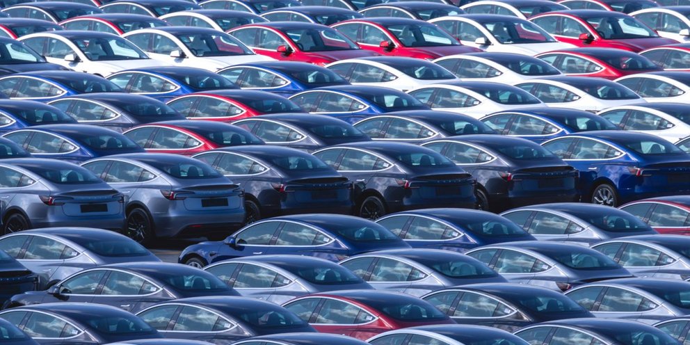 Απούλητα αυτοκίνητα Tesla 