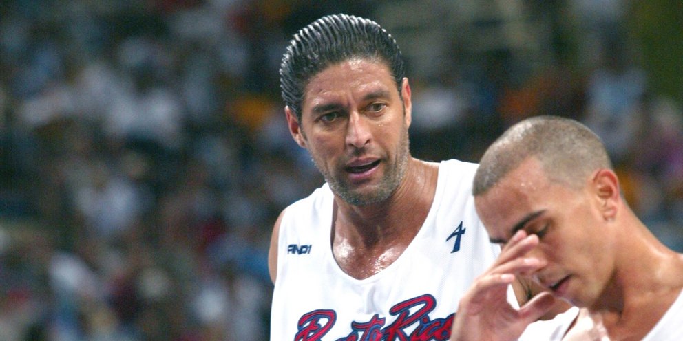 O Χοσέ Ορτίθ με την φανέλα του Πουέρτο Ρίκο στους Ολυμπιακούς Αγώνες 2004