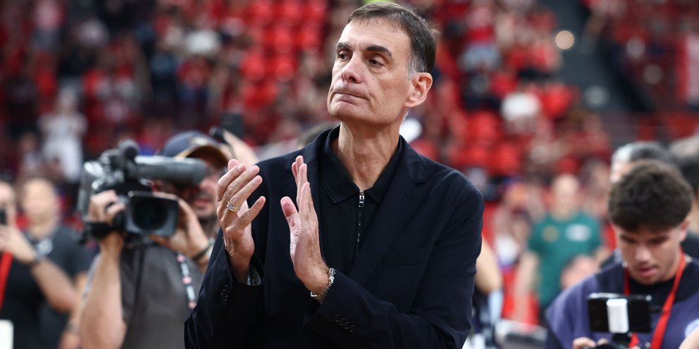 Ο προπονητής του Ολυμπιακού, Γιώργος Μπαρτζώκας