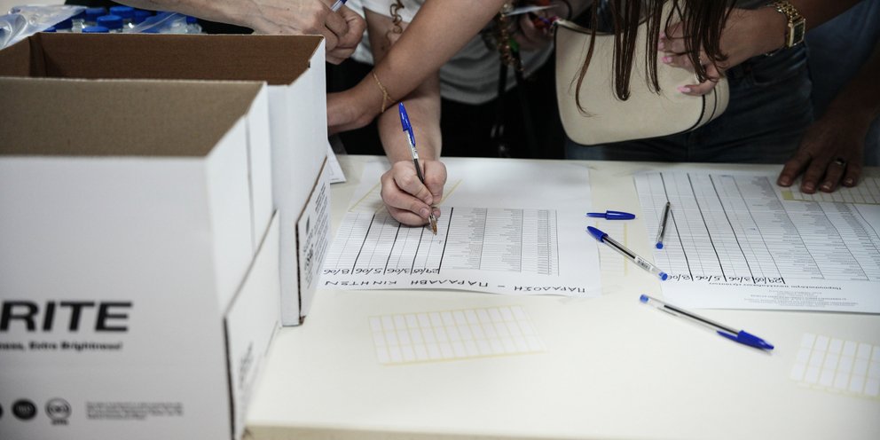 Υποψήφιοι προσέρχονται στις πανελλαδικές εξετάσεις