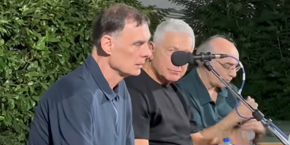 Ο Γιώργος Μπαρτζώκας στην εκδήλωση στη Δραπετσώνα
