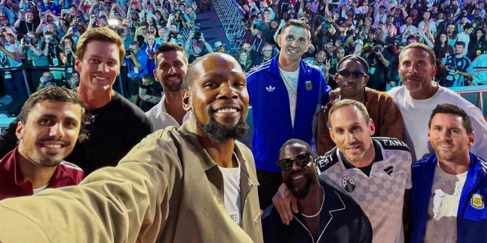 Η επική selfie με Ντουράντ, Μέσι, Τζόκοβιτς και άλλους θρύλους