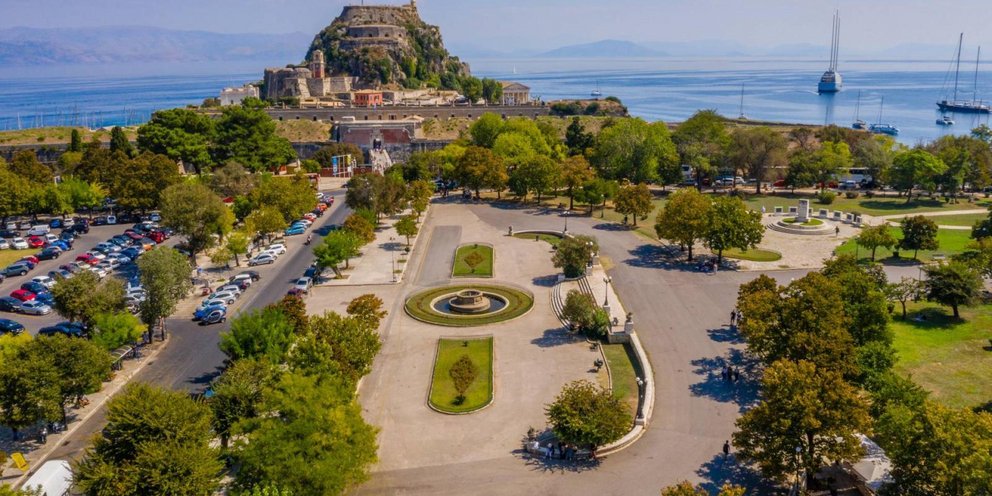 Η μεγαλύτερη πλατεία στα Βαλκάνια είναι ελληνική