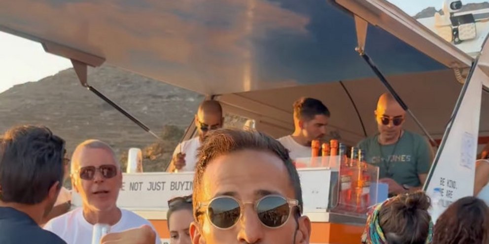 Η καντίνα στην Τήνο