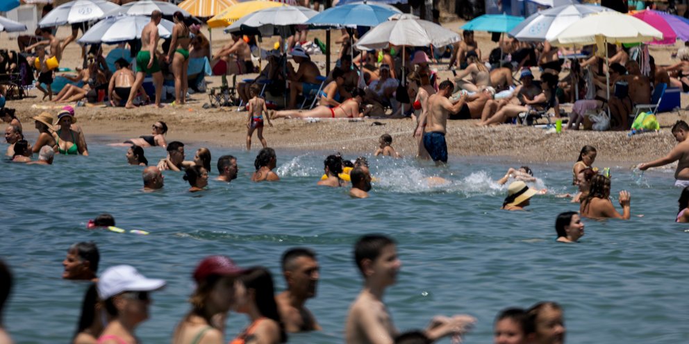 Η ακραία ζέστη συνδέεται με ένα ευρύ φάσμα προβλημάτων υγείας -Με ποιες ασθένειες σχετίζεται