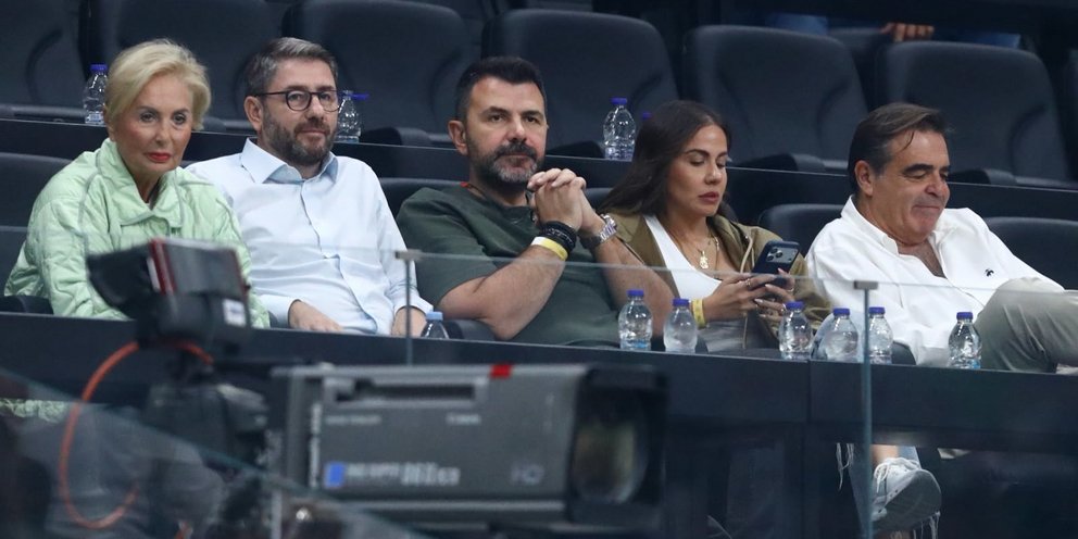 Νίκος Ανδρουλάκης και Μαργαρίτης Σχοινάς μαζί στις κερκίδες του T-Center, είδαν τον Παναθηναϊκό