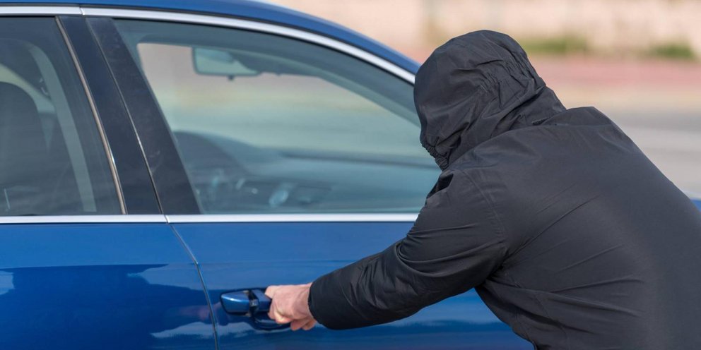 Η Ελληνική Αστυνομία προειδοποιεί -Τι πρέπει να κάνεις για να μην σου κλέψουν το αυτοκίνητο