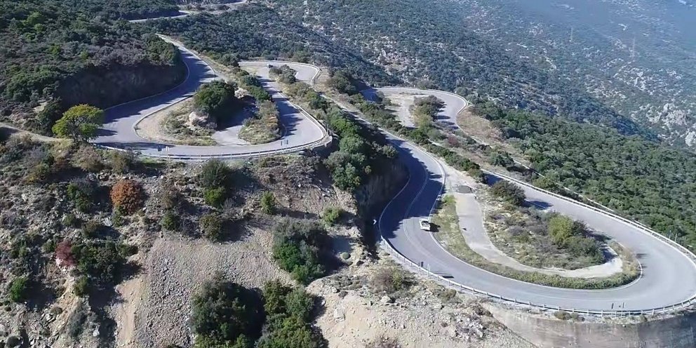 Η θρυλική διαδρομή της Ελλάδας με τις 30 συνεχόμενες στροφές -Πού βρίσκεται, ποιες περιοχές ενώνει