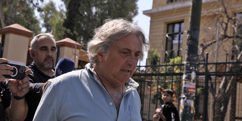 «Σε πήρα στο λαιμό μου»: Το SMS που φέρεται να έστειλε ο υπνοθεραπευτής στη γιατρό μόλις έμαθε για τον θάνατο του Γ. Μαζωνάκη