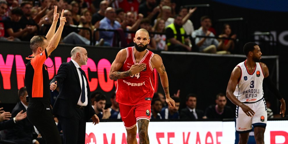 Ο Φουρνιέ πανηγυρίζει στην καυτή Sunel Arena