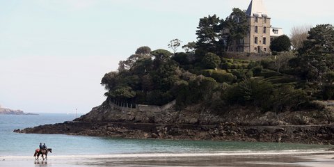 Κάστρο σε παραλία της Γαλλίας 06-03-2019