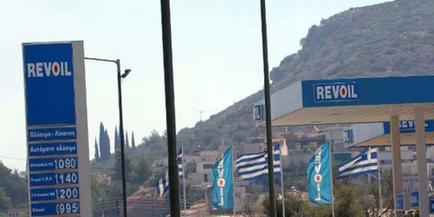 Παράδοση επιταγών σε δικαιούχους προγράμματος «Η REVOIL επιλέγει την