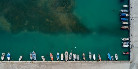 Το ελληνικό καλοκαίρι - Βάρκες δεμένες στο λιμανάκι του Αγγελοχωρίου στο Δήμο Θερμαϊκού