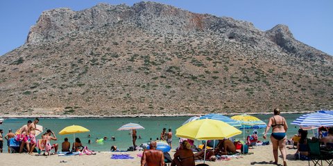  Σε αυτή την παραλία του Σταυρού, στο Ακρωτήρι Χανίων, ο Αντονι Κουίν ως Ζορμπάς χόρεψε το περίφημο συρτάκι σε μουσική Μίκη Θεοδωράκη 