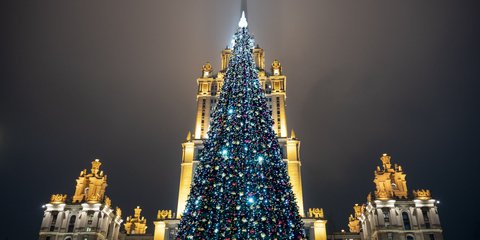 Χριστουγεννιάτικο δέντρο στη Μόσχα