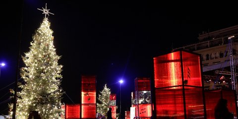 Χριστουγεννιάτικο δέντρο στη Θεσσαλονίκη