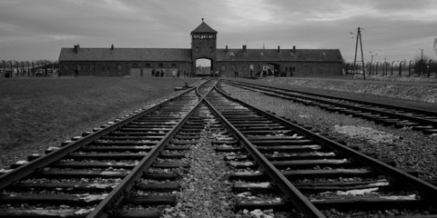 75 χρόνια από το Αουσβιτς: Η σιδηροδρομική γραμμή του θανάτου. Από εκεί εκατοντάδες χιλιάδες άνθρωποι οδηγήθηκαν στους θαλάμους αερίων