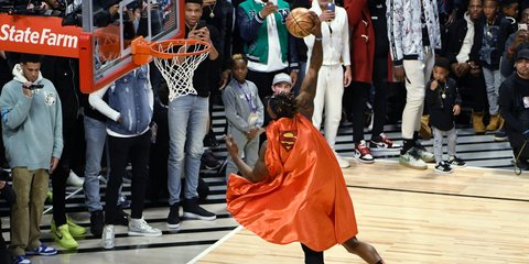 Ο Ντουάιτ Χάουαρντ με μπέρτα... Superman στο διαγωνισμό καρφωμάτων του NBA