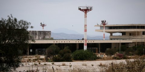 Το παλιό αεροδρόμιο του Ελληνικού -για όσους το προλάβαμε το θυμόμαστε με νοσταλγία - σύντομα θα είναι παρελθόν 