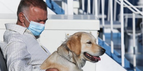 Με μάσκα στο κατάστρωμα του πλοίου και καλή παρέα. Tα ταξίδια εν μέσω κορωνοϊού 