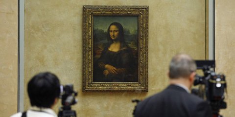 Γαλλία: Γερμανοί κρέμασαν δικούς τους πίνακες με τη «Μόνα Λίζα» στο Λούβρο