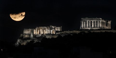 «Κρύο φεγγάρι»: Η τελευταία πανσέληνος του 2020 πάνω από την Ακρόπολη 
