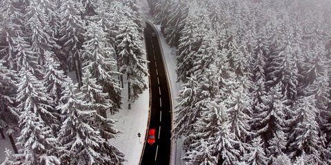Ενα μαγικό τοπίο σε χιονισμένο δρόμο έξω από τη Φρανκφούρτη