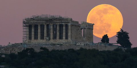 Το πρώτο ολόγιομο φεγγάρι του 2021, σαν πίνακας ζωγραφικής /Intime News, Γιάννης Λιάκος