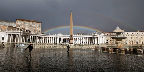 Το ουράνιο τόξο στο Βατικανό