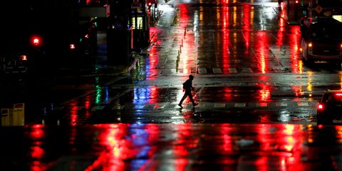 Νύχτα με φώτα στο Μπουένος Αϊρες εν μέσω lockdown