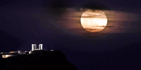 Ροζ Πανσέληνος από το Σούνιο