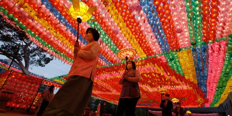 Βουδιστές στη Νότια Κορέα γιορτάζουν τα επερχόμενα γενέθλια του Βούδα 