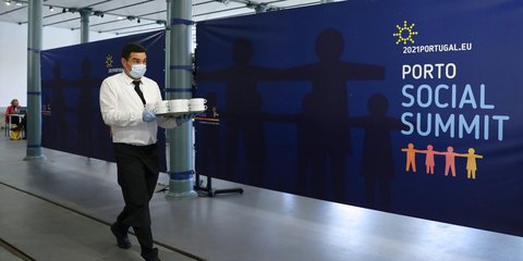 Στιγμιότυπο από την Κοινωνική Σύνοδο Κορυφής των 27 της ΕΕ στο Πόρτο