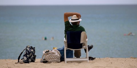  «Στο φως του ήλιου θ’ ακουμπήσω, το καλοκαίρι να μυρίσω» 