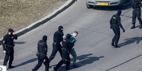 Σύλληψη άνδρα από την αστυνομία της Λευκορωσίας