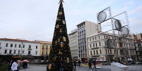 Μύρισε Χριστούγεννα στην Ομόνοια 