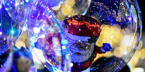 Λίγη χριστουγεννιάτικη μαγεία έστω και μέσω διάθλασης