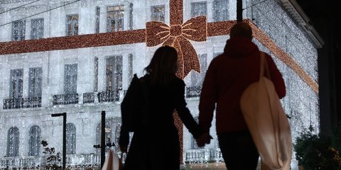 «All I want for Christmas is you» -Ρομαντική βόλτα στη Χριστουγεννιάτικη Αθήνα 