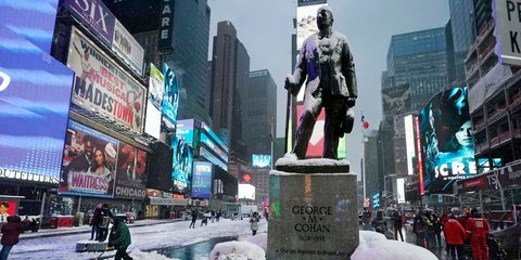 Χιονισμένη Time's Square στο Μανχάταν της Νέας Υόρκης 