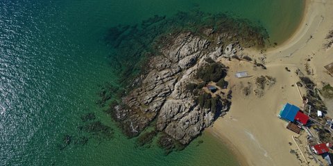 Δεν είναι παραλία της Καραΐβικής, είναι οι αμμόλοφοι της Καβάλας
