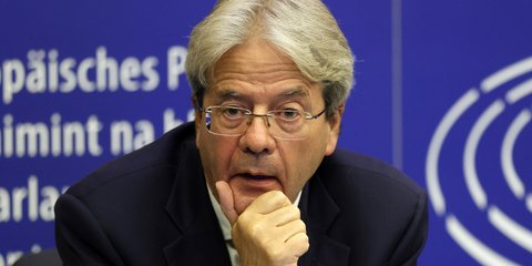 Πάολο Τζεντιλόνι χερι πηγούνι