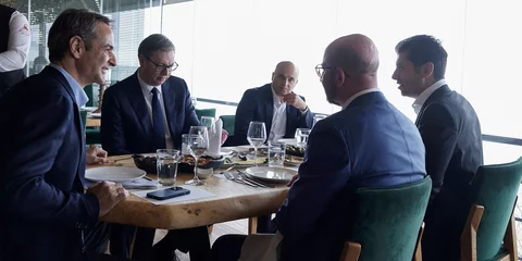 Ο Έλληνας πρωθυπουργός παρέθεσε γεύμα στους ηγέτες Σερβίας, Βουλγαρίας, Βόρειας Μακεδονίας και στον Σαρλ Μισέλ στην Αλεξανδρούπολη