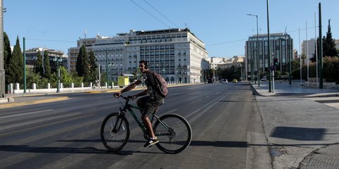 Η Αθήνα το Δεκαπενταύγουστο είναι χάρμα για πεζούς και ποδηλάτες