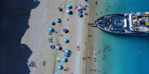 Λευκάδα: Αυτά τα χρώματα τα εξωτικά και τόσο ελληνικά στις θάλασσες του Ιονίου... 